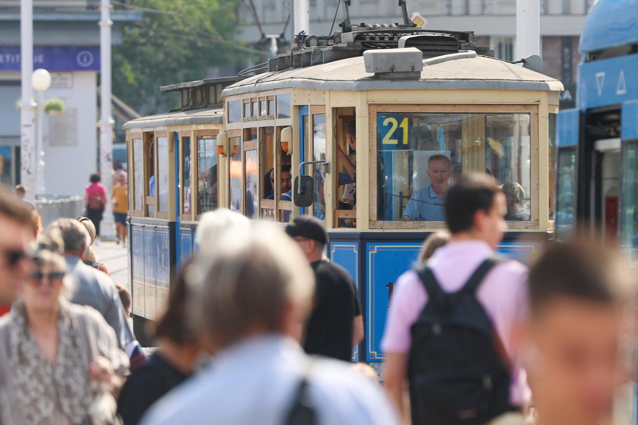 Zagreb: Besplatna vožnja starim tramvajem povodom 133. rošendana ZET-a