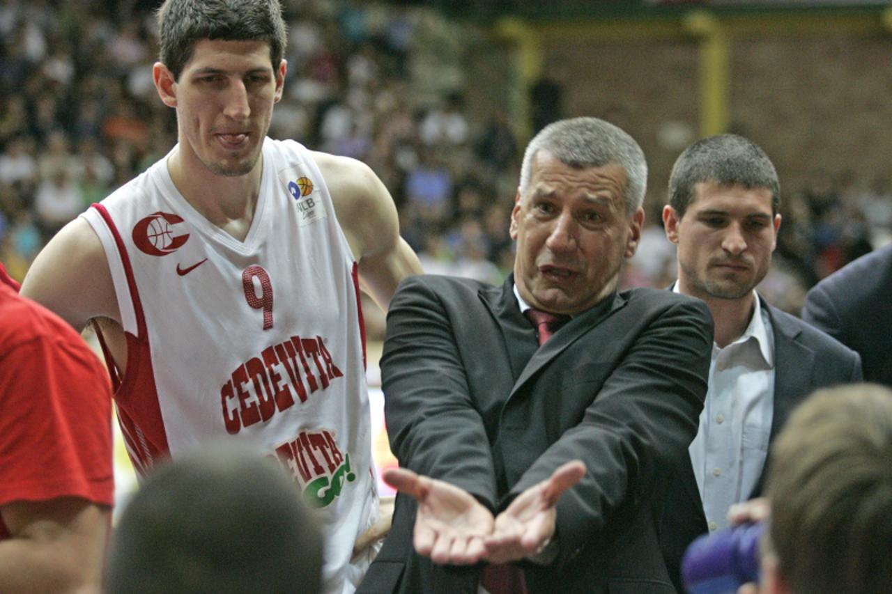 '04.06.2011., dvorana Sutinska vrela, Zagreb - Odlucujuca 3. utakmica finalne serije doigravanja za naslov prvaka Hrvatske, KK Cedevita - KK Zagreb. Trener Cedevite  Aco Petrovic.  Photo: Martina Popo