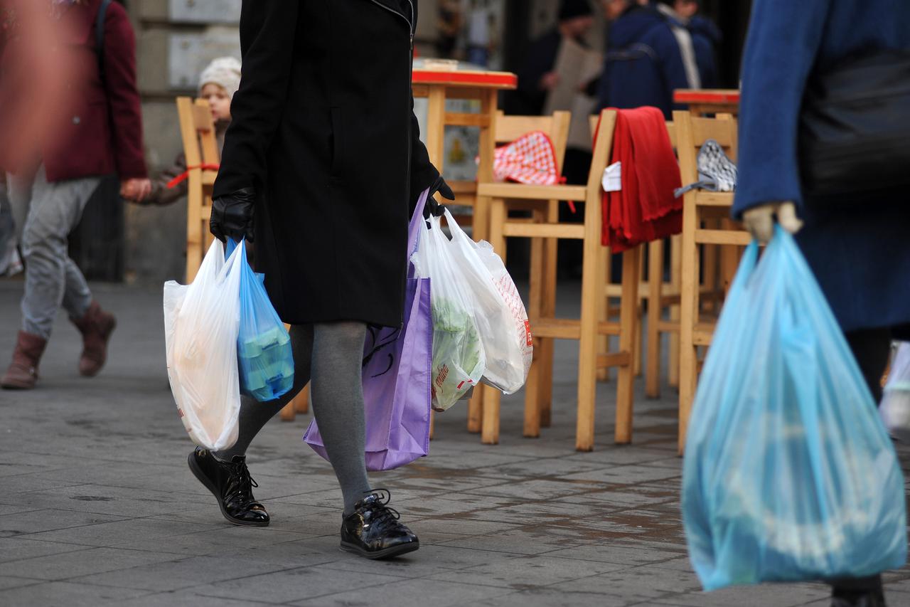 Zagreb: Pune vre?ice darova koje su gra?ani kupili za najmilije