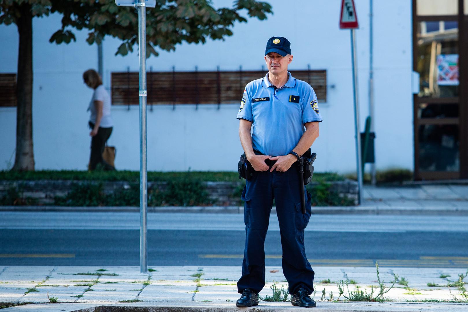 12.08.2020., Split - Policijske snage osiguravaju prostor oko Zupanijskog suda u Splitu na kojem je jutros zapocelo sudenje Filipu Zavadlavu (25), optuzenomu za trostruko tesko ubojstvo u Splitu pocetkom ove godine.
Photo: Milan Sabic/PIXSELL