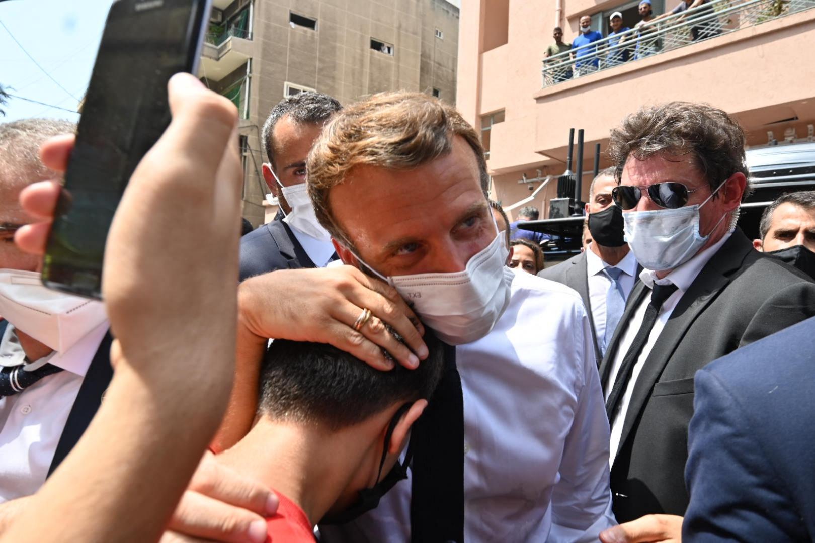 President Macron Visits Gemmayze District After Explosion - Beirut French President Emmanuel Macron amid heavy security forces visiting the Gemmayze district in Beirut, Lebanon on August 6, 2020 to express support for Lebanon in the wake of a massive explosion that tore through the capital earlier this week. France has send emergency aid and search-and-rescue teams. Photo by Ammar Abd Rabbo/ABACAPRESS.COM Abd Rabbo Ammar/ABACA /PIXSELL