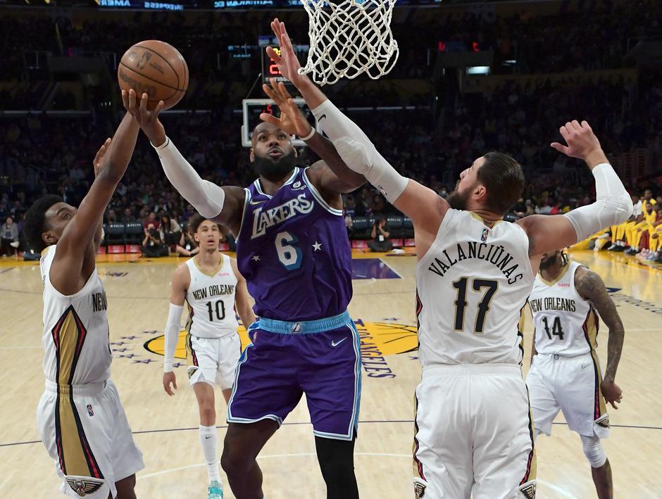 NBA: New Orleans Pelicans at Los Angeles Lakers