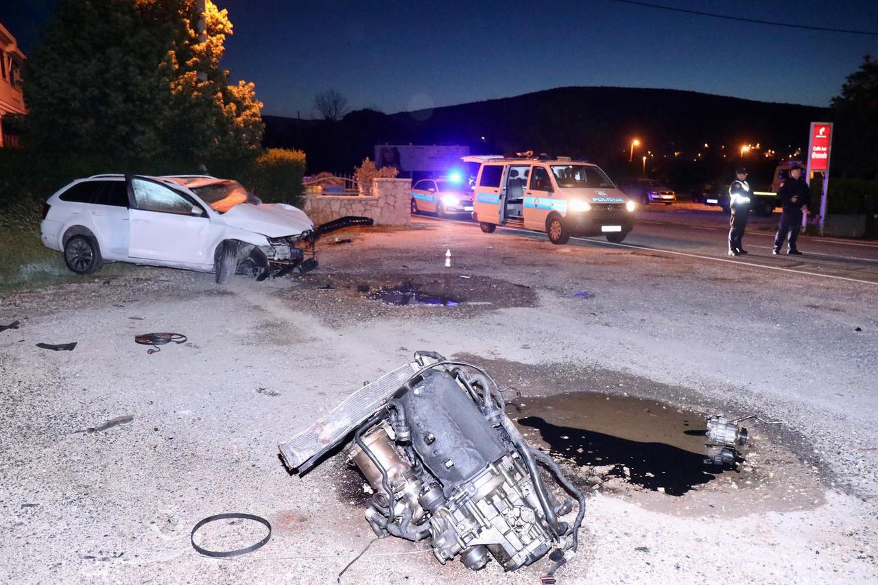 Dicmo: U teškoj prometnoj  nesreći smrtno stradale dvije osobe.