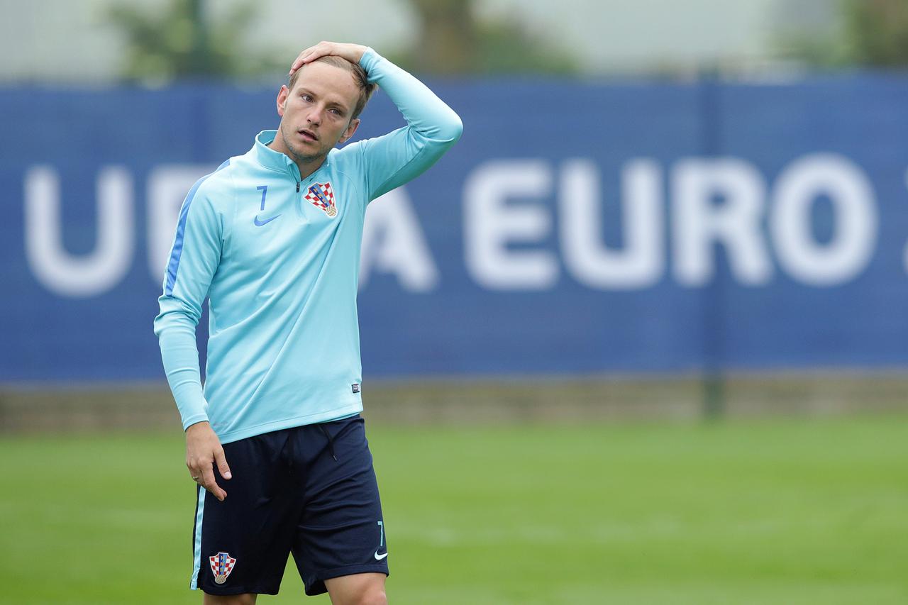 08.06.2016., Deauville, Francuska - Hrvatska nogometna reprezentacija odradila je prvi trening na trening igralistu Parc de Loisirs u Deauvilleu. Ivan Rakitic.  Photo: Goran Stanzl/PIXSELL