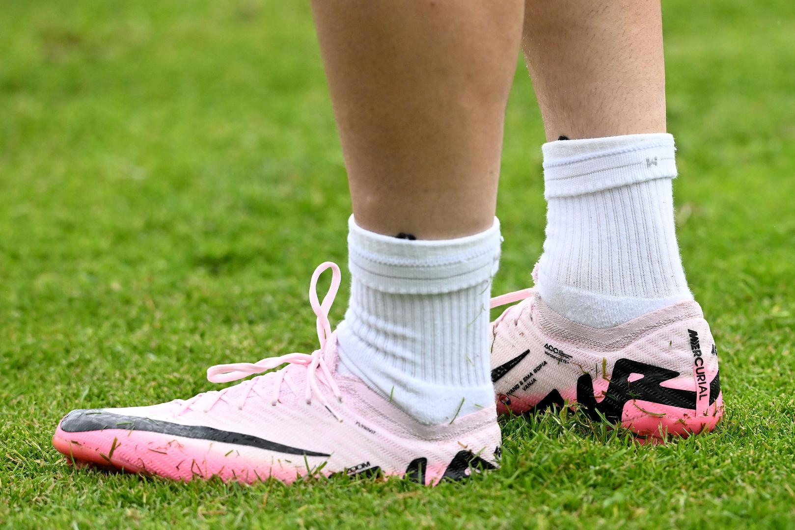 Kapetan Luka Modrić predvodnik je s novim kopačkama Nike u ružičastoj boji