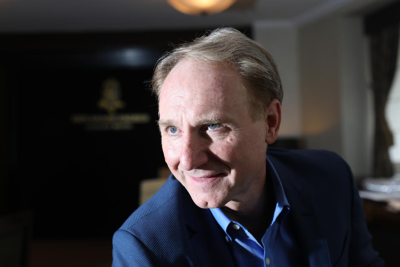 Dan Brown