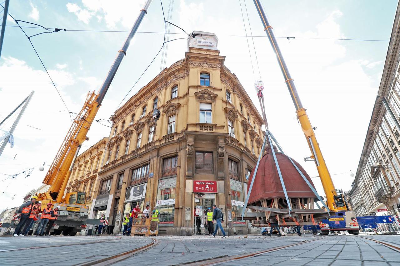 Zagreb: Skinuta kupola na križanju Frankopanske i Ilice zbog oštećenja u potresu