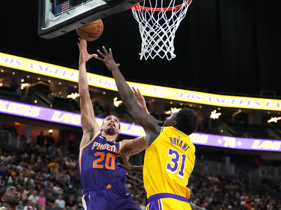 NBA: Preseason-Phoenix Suns at Los Angeles Lakers