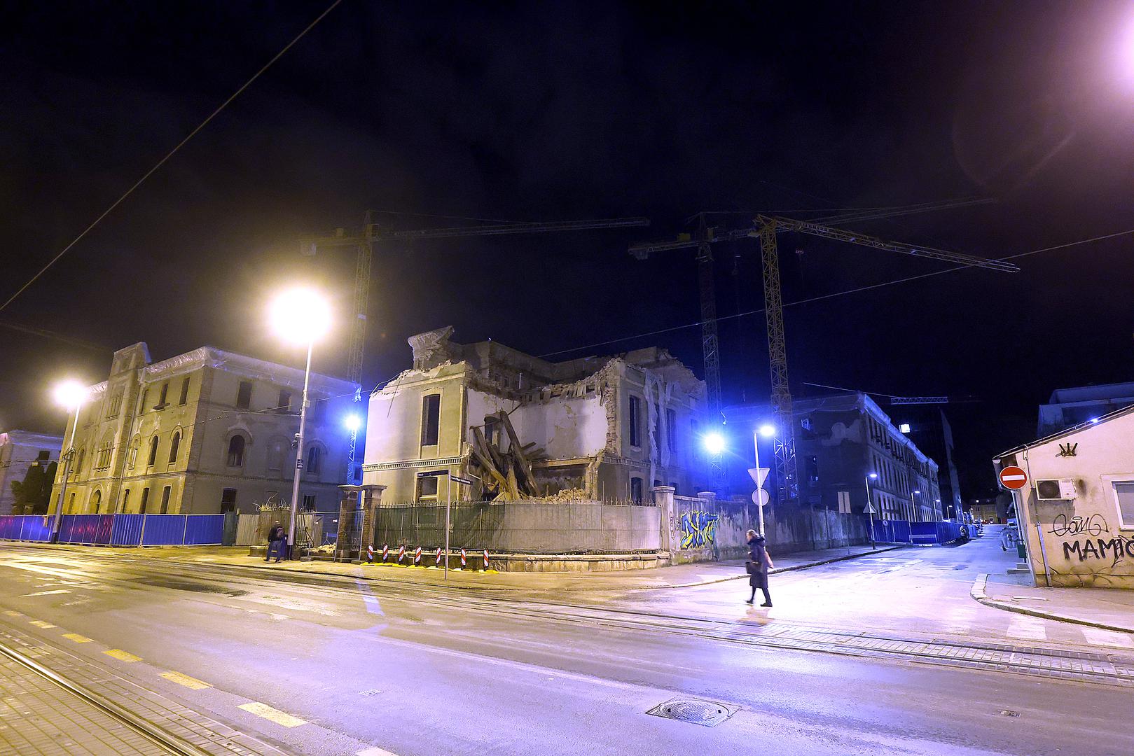 08.03.2023., Zagreb - Prilikom radova na rekonstrukciji zgrade u sklopu obnobe Katolickog sveucilista doslo je do nepredvidjenog urusavanja dijela zgrade koji je samo nekoliko metara od Ilice nakon cega je dobar dio zgrade morao biti srusen, a promet Ilicom obustavljen. Photo: Goran Stanzl/PIXSELL