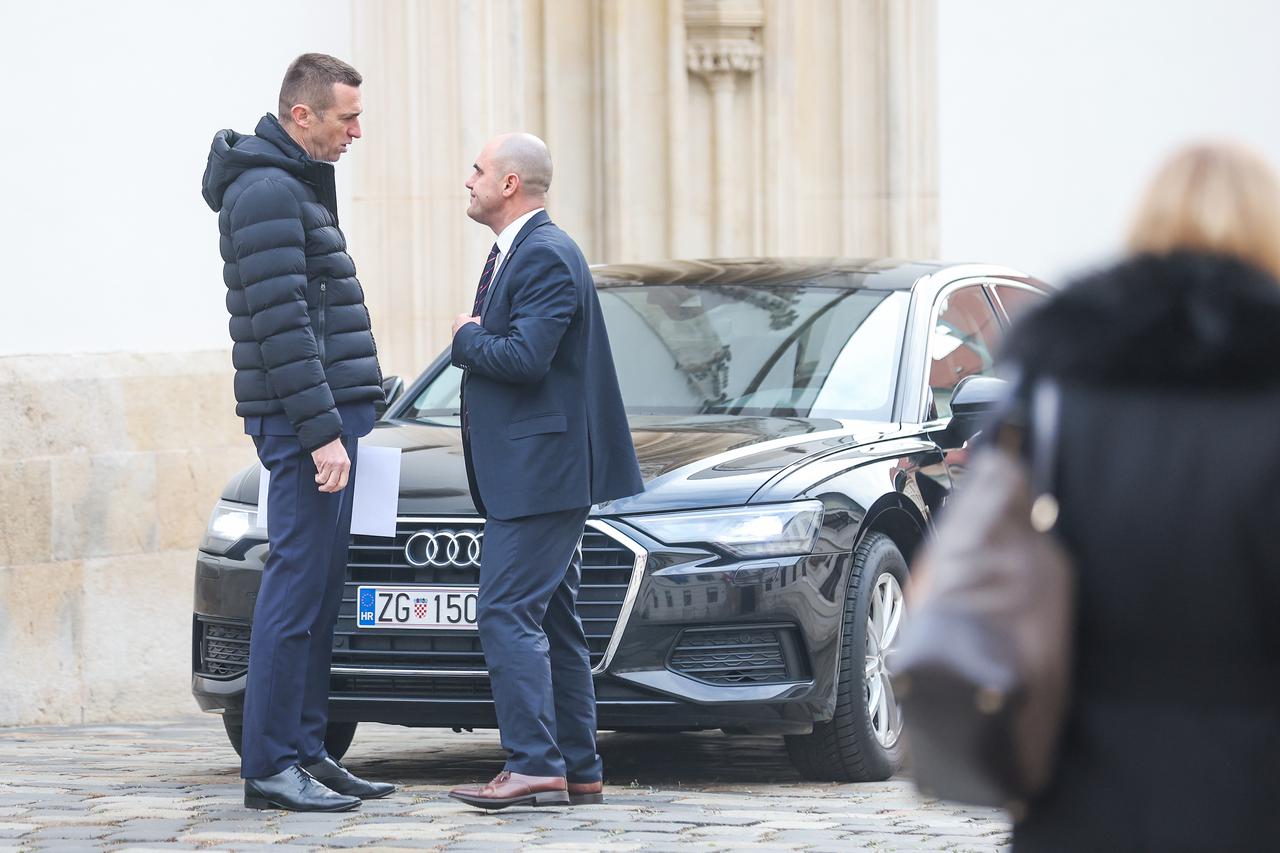 Dolazak clanova parlamentarne vecine na sastanak u Vladu. predsjednik Domovinskog pokreta Ivan Penava, potpredsjednik Vlade i ministar poljoprivrede, sumarstva i ribarstva Josip Dabro