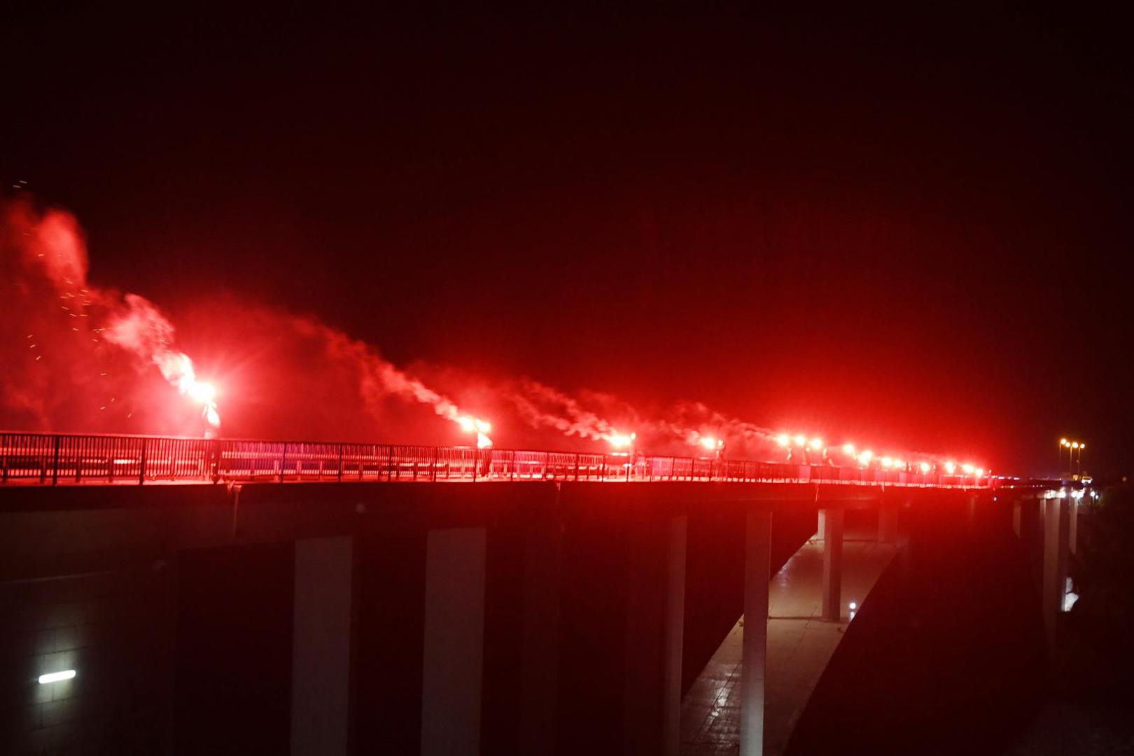 22.09.2023., Sibenik - Bakljada na Sibenskom mostu povodom 32.obljetnice Rujanskog rata. Photo: hrvoje jelavic/PIXSELL