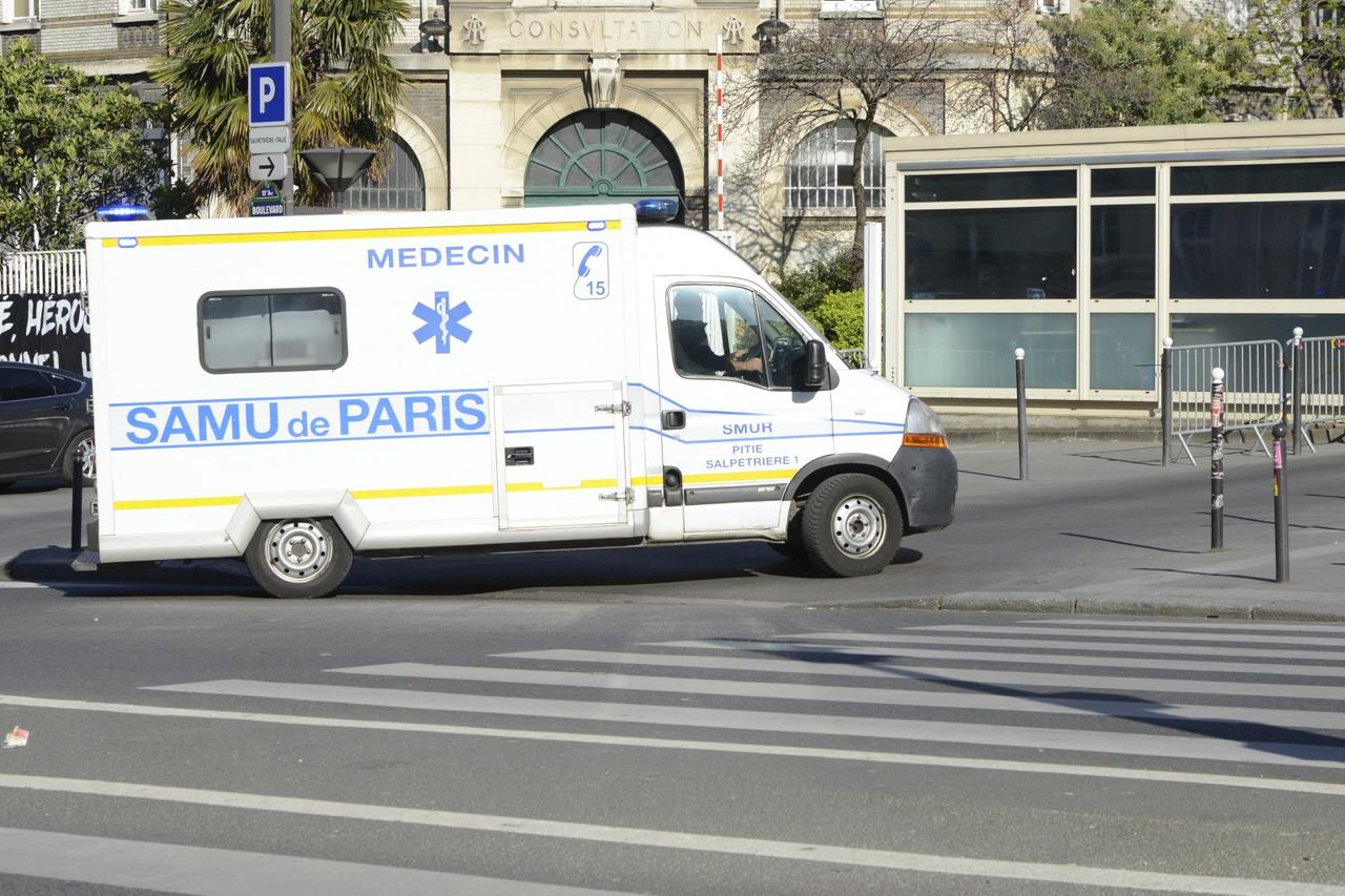 France Tightens Coronavirus Restrictions - Paris