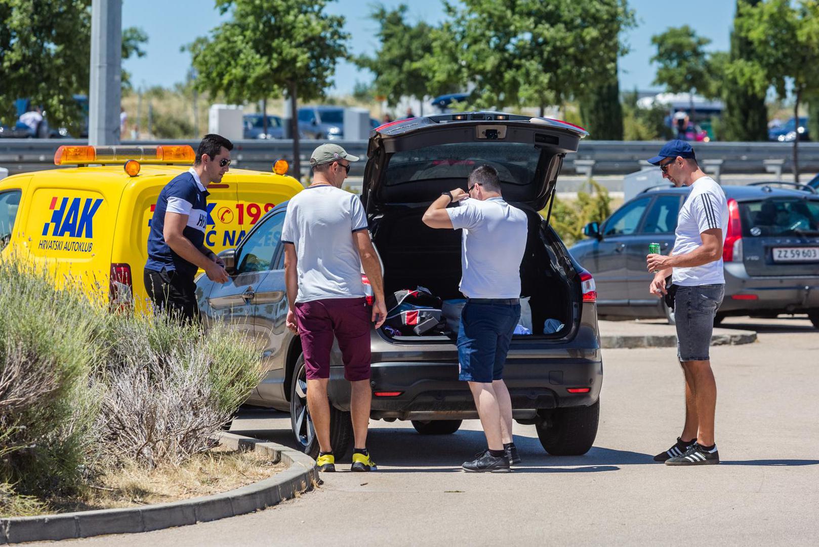 09.07.2022., Zadar -Odmoriste Nadin - Odmoriste na kojem je policija dala dozvolu da stanu navijaci Hajduka koji putuju na utakmicu Superkupa u Zagreb. Photo: Sime Zelic/PIXSELL