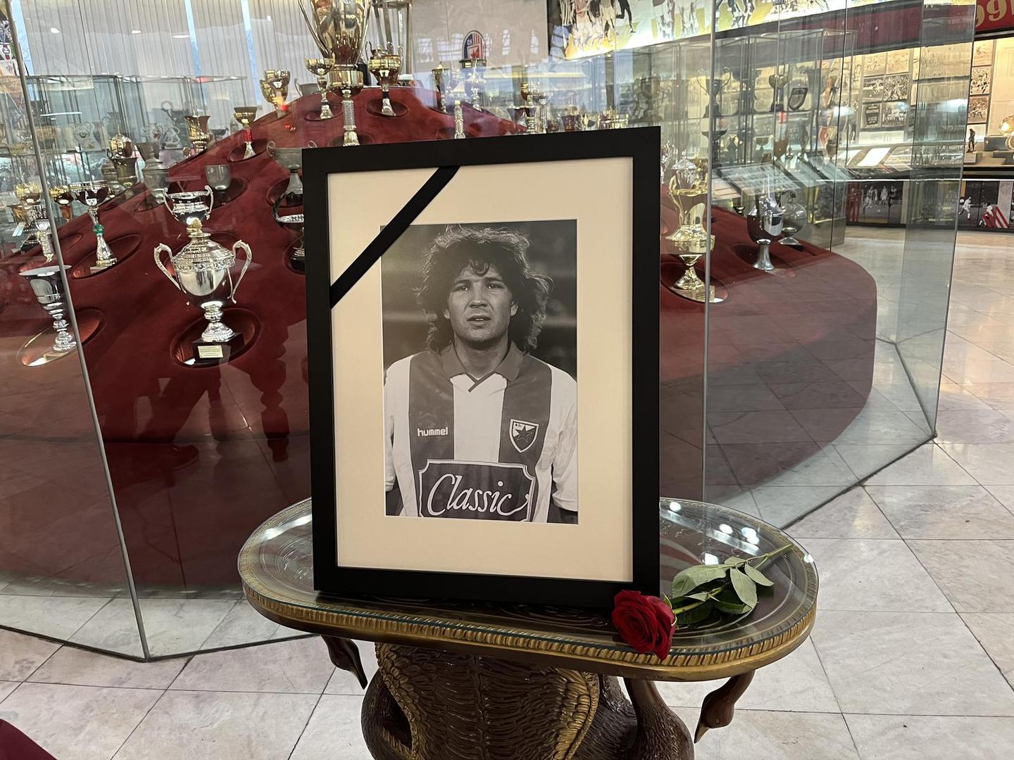 17, December, 2022, Belgrade - The book of mourning on the occasion of the death of Sinisa Mihajlovic was opened in the Red Star FC Museum.    

17, decembar, 2022, Beograd - Knjiga zalosti povodom smrti Sinise Mihajlovica otvorena je u Muzeju FK Crvena zvezda.     Photo: M.M./ATAImages/PIXSELL