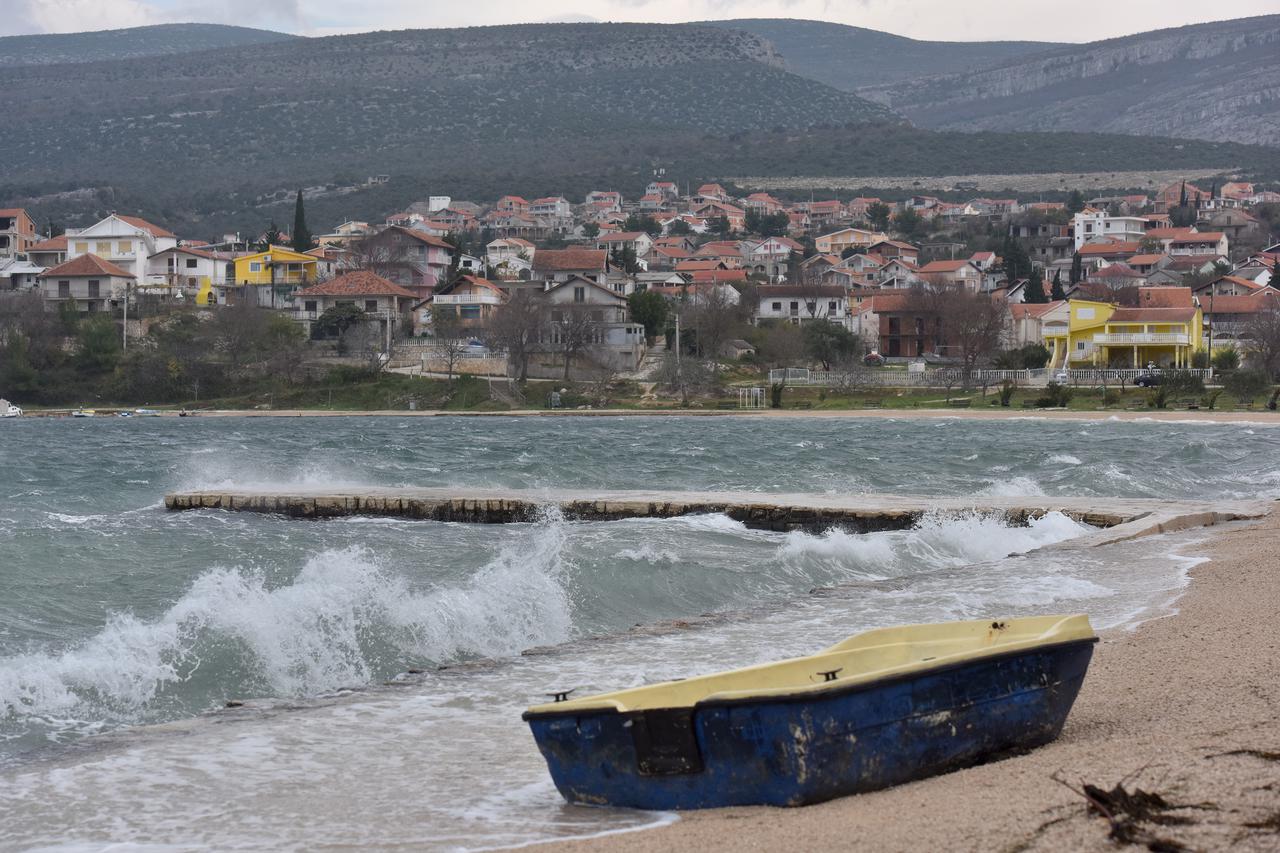 Orkanska bura i dalje puše na zadarskom podru?ju