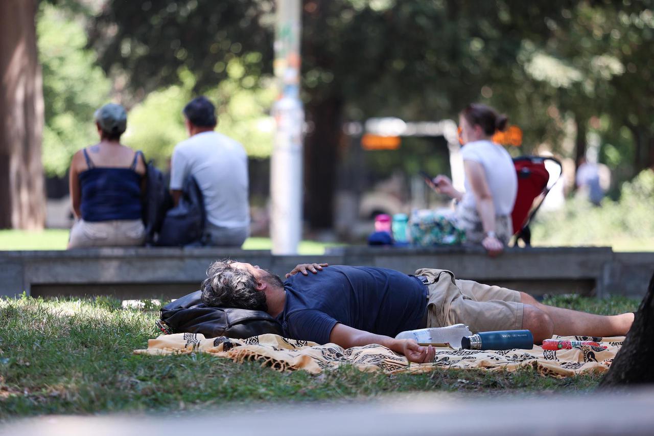 Zagreb: Krenule gužve prema moru, na Lučkom kolona