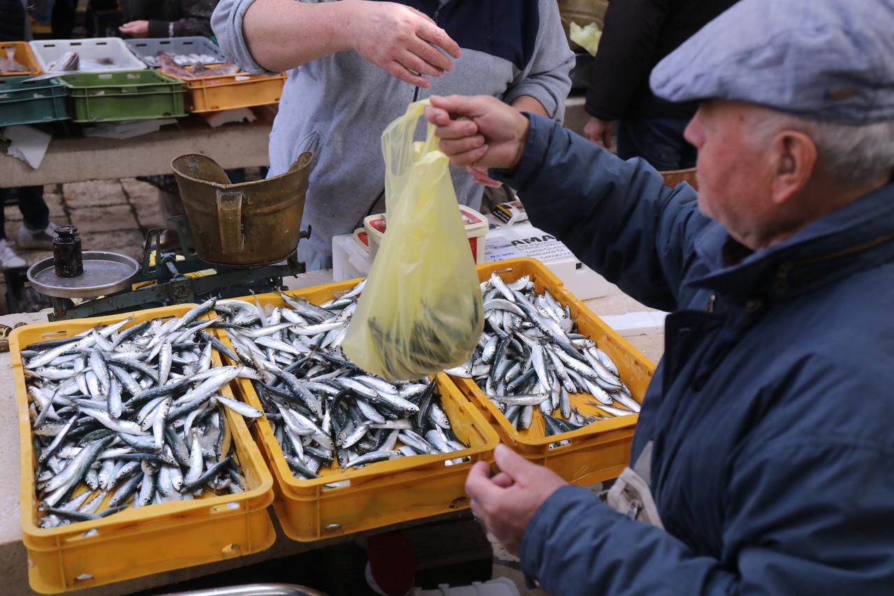 Split-Ponuda na splitskoj ribarnici na pocetku korizme