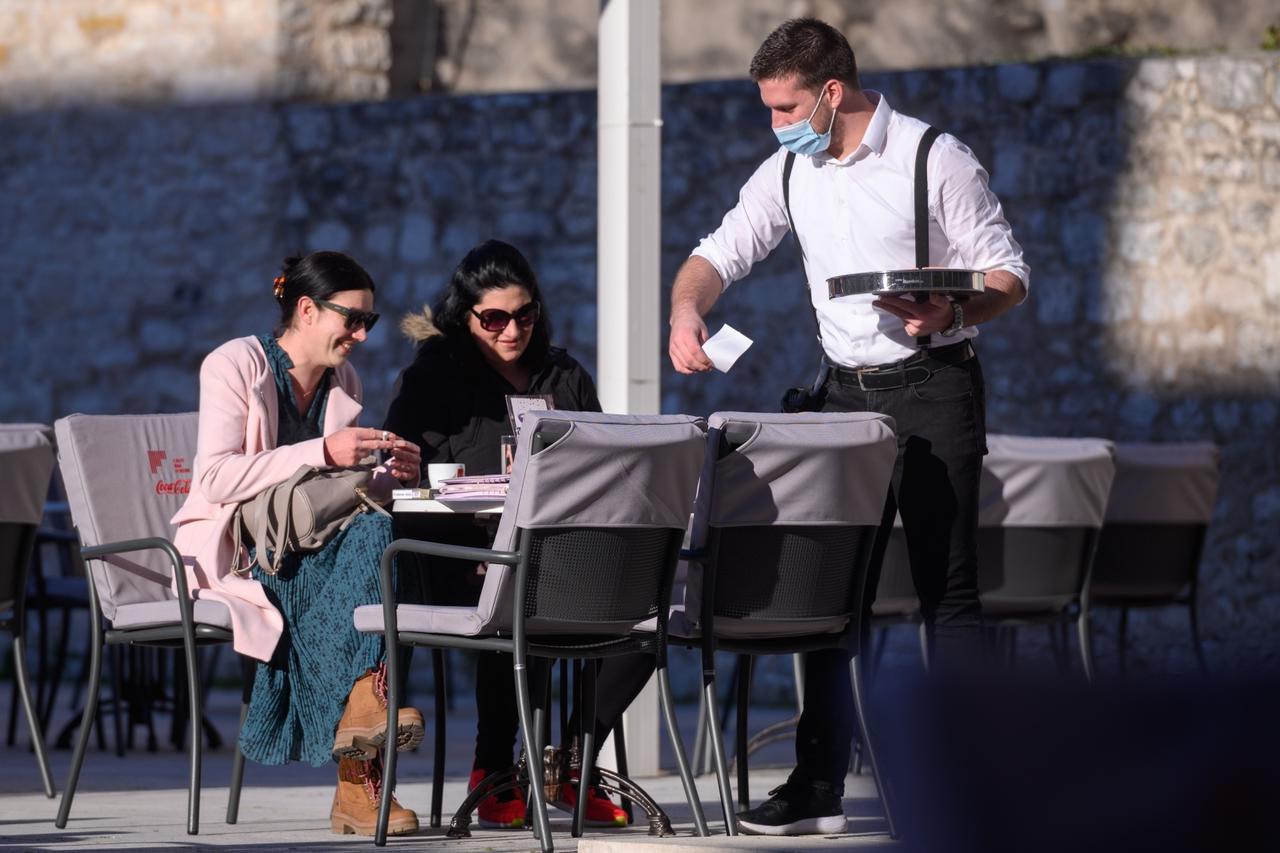 Zadrani nakon tri mjeseca izašli na terase kafića