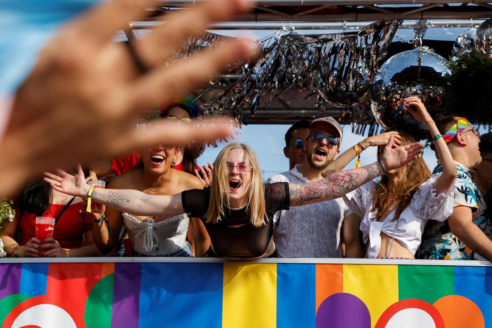 People attend a march to celebrate LGBTQ+ rights at the annual pride parade in Vienna, Austria, June 17, 2023. REUTERS/Leonhard Foeger Photo: LEONHARD FOEGER/REUTERS