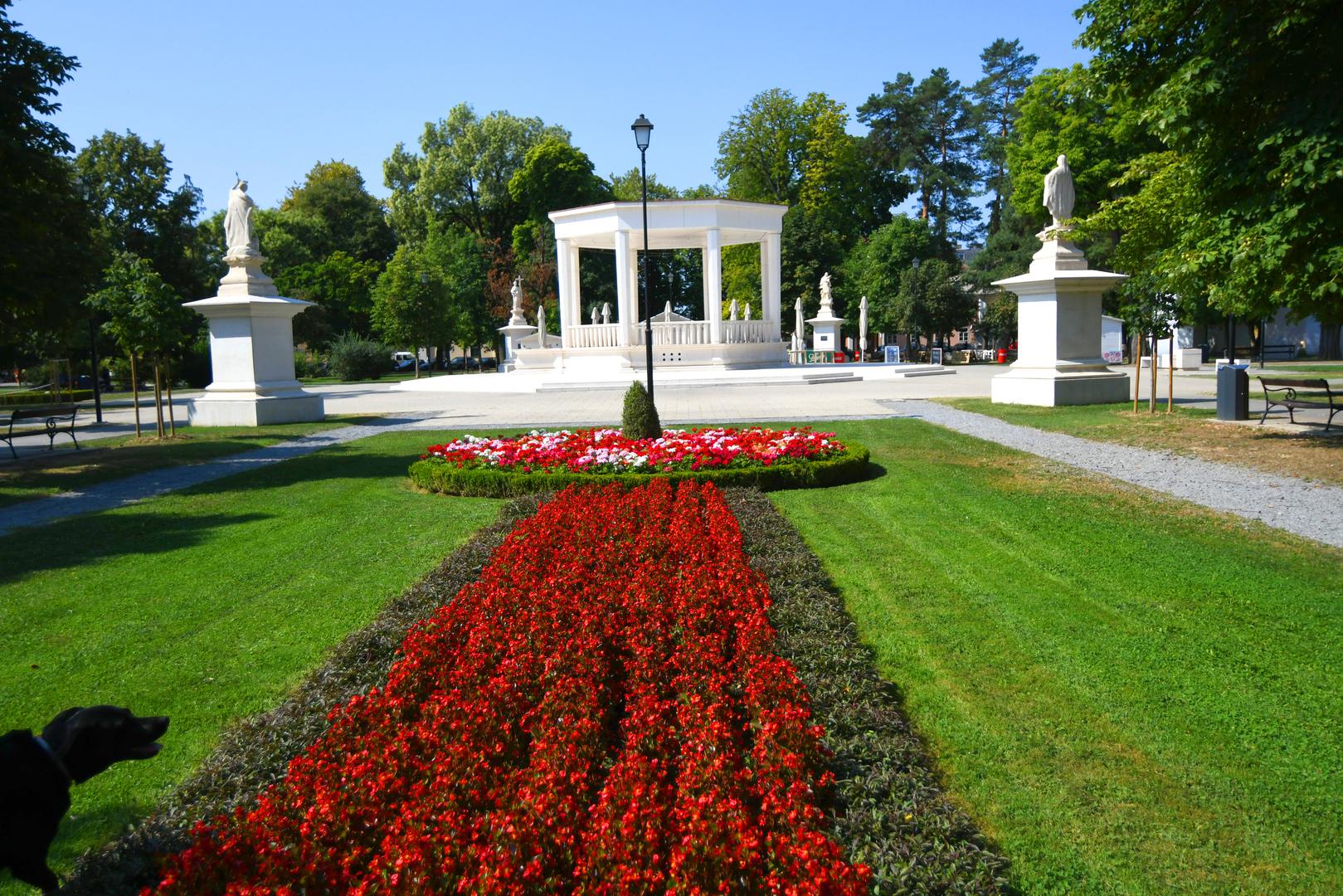 Grad o kojem govorimo je Bjelovar. 