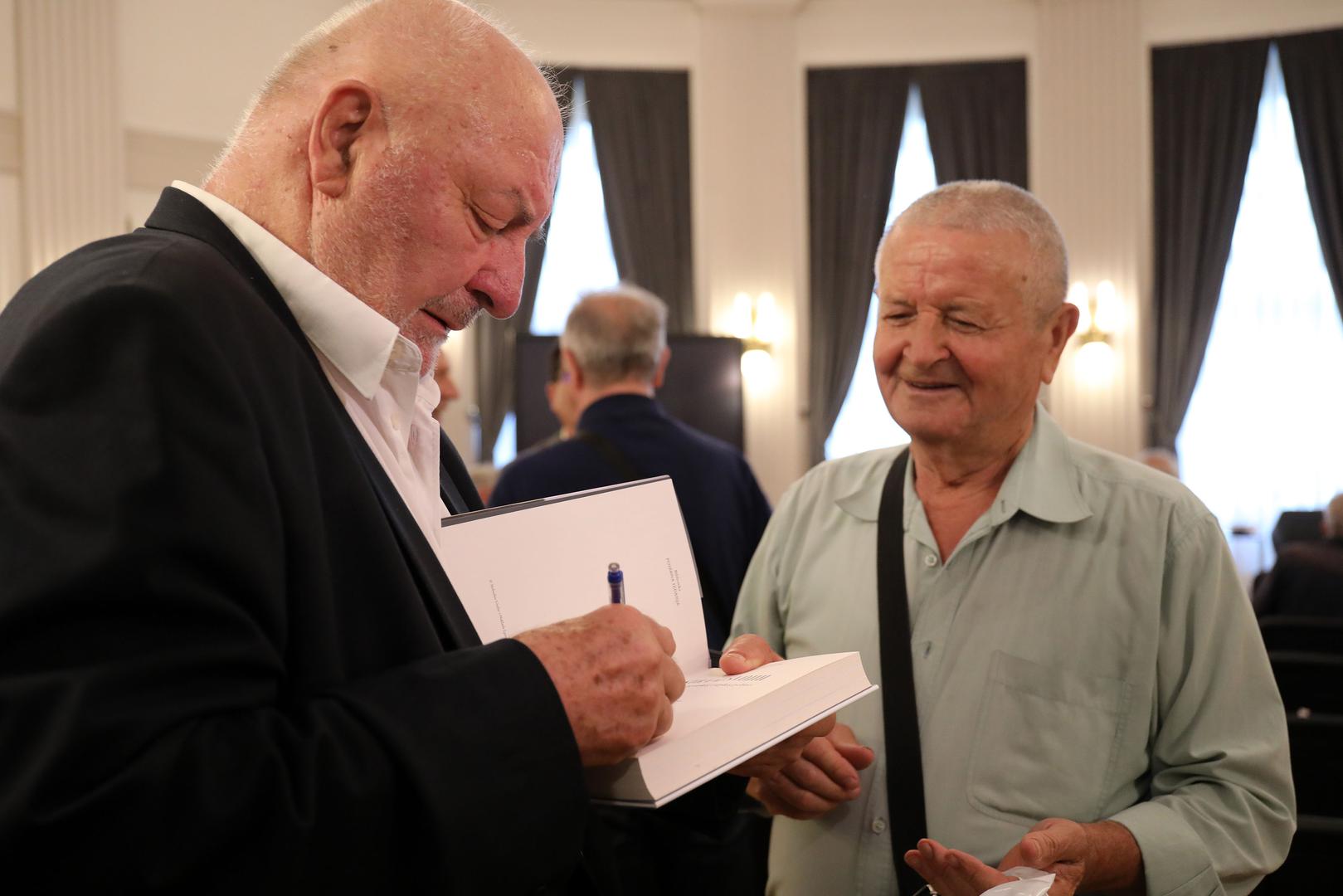 13.06.2023., Zagreb - Predstavljanje knjige "Na strani svojih - pedeset godina u hrvatskoj i srpskoj politici" Slobodana Uzelca u izdanju naklade Ljevak u Novinarskom domu. Slobodan Uzelac Photo: Emica Elvedji/PIXSELL