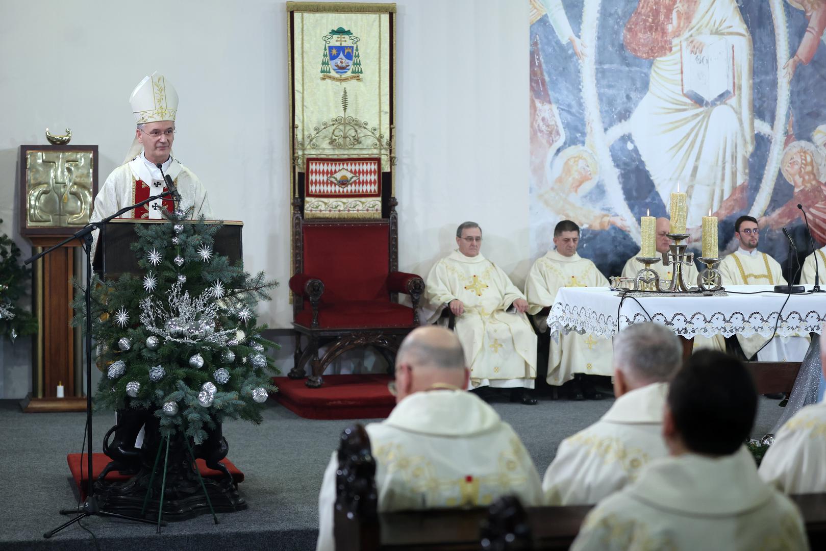 25.12.2023., Zagreb - Zagrebacki nadbiskup mons. Drazen Kutlesa predvodio je svetu misu polnocku u Bogosluznom prostoru bl. Alojzija Stepinca. Photo: Sanjin Strukic/PIXSELL