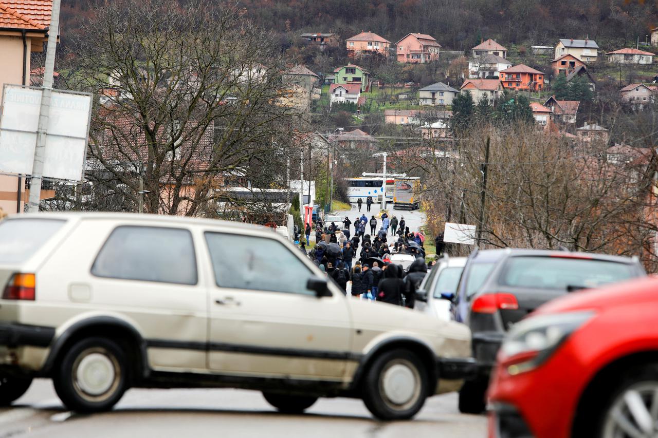 Kosovo Serbs block the road near the village of Rudine