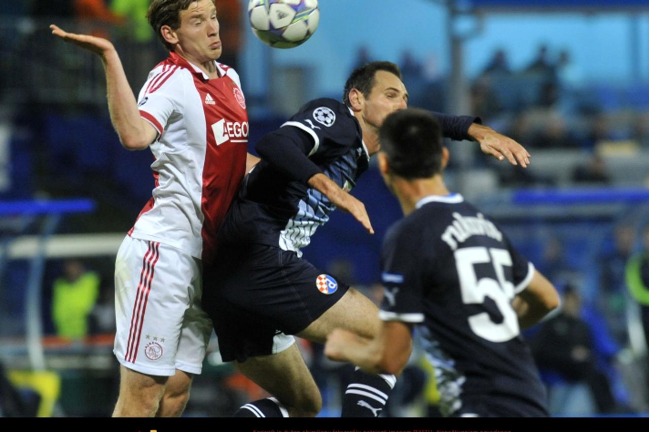 '18.10.2011., Stadion Maksimir, Zagreb - Nogometna utakmica treceg kola UEFA Lige prvaka izmedju GNK Dinamo i AFC Ajax. Jan Vertonghen, Josip Simunic Photo: Marko Lukunic/PIXSELL'