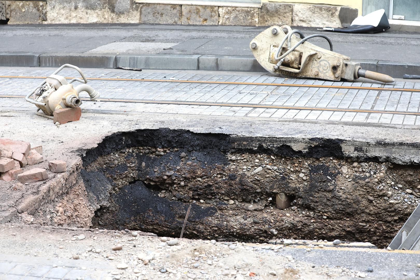 01.06.2022., Zagreb - U Frakopanskoj ulici u ceka se pocetak sanacije posljedica pozara koji je sinoc izbio na plinskim instalacijma. 
 Photo: Patrik Macek/PIXSELL