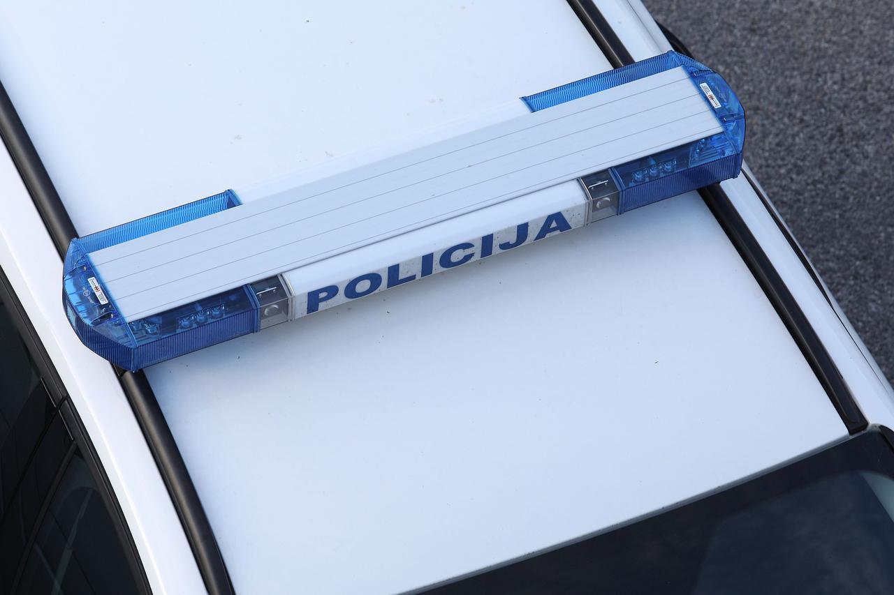 Policijski automobil