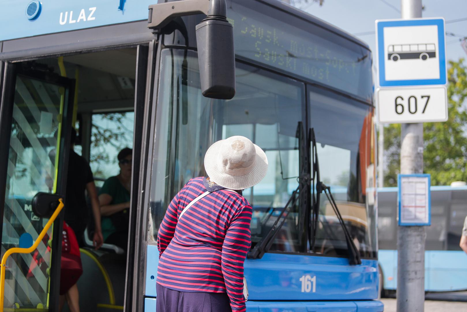 Nova je linija polazišnu točku dobila tik do stajališta linije 110 na Savskom mostu