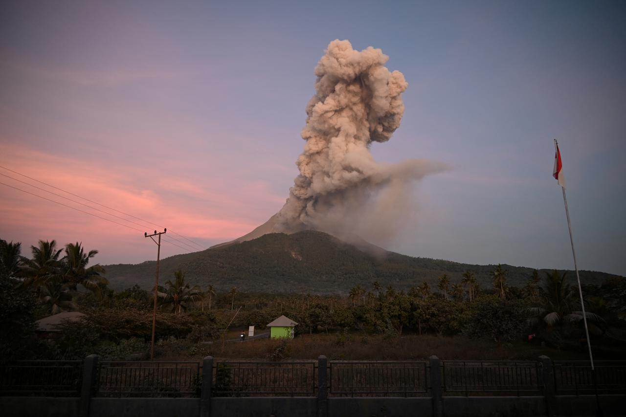 Mount Lewotobi Laki-Laki volcano eruption in East Flores