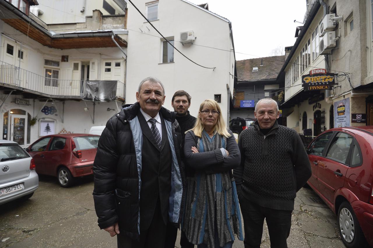 21.01.2015., Zagreb -  Stanari i vlasnici poslovnih objekata se svadjaju oko pricuve i odrzavanje zgrada i dvorista.  Photo: Marko Lukunic/PIXSELL