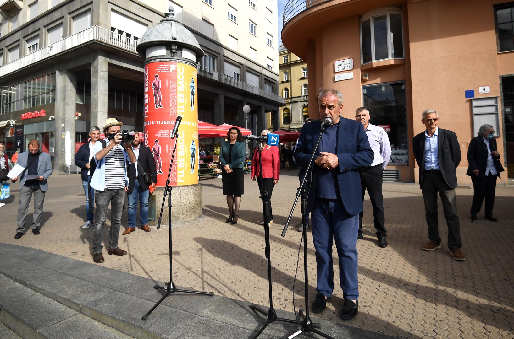 20.09.2020., Zagreb - Udruga hrvatskih trznica devetu godinu zaredom organizira na sredisnjem trgu u Zagrebu manifestaciju pod nazivom Dani hrvatskih trznica s ciljem promocije domaćih proizvoda koji se nude na trznicama diljem Hrvatske. Milan Bandic.
Photo: Marko Lukunic/PIXSELL