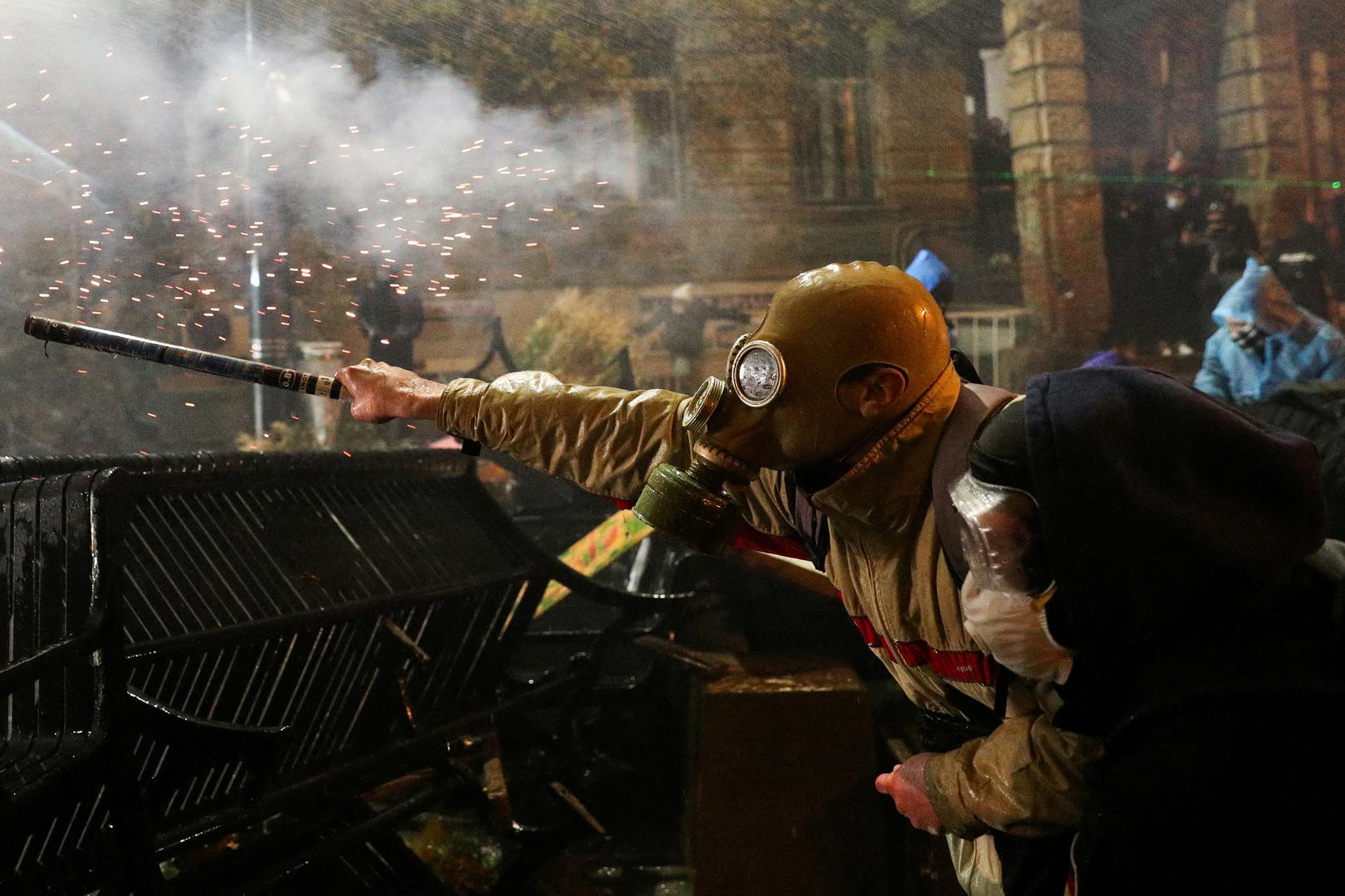 Sankcije EU-a mogu se uvesti samo ako se s tim slože sve zemlje EU-a. To je trenutno upitno, ne samo zato što je mađarski premijer Viktor Orban nedavno izrazio potporu Kobakhidzeu.