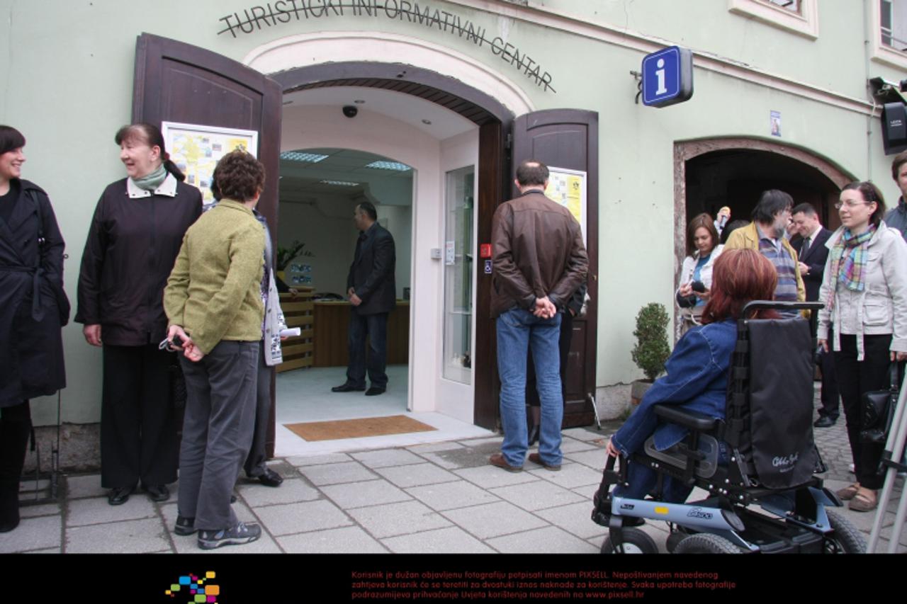 '05.04.2011., Trg Matije Gupca, Karlovac - Otvorenje preuredjenog Turisticko-informativnog centra na Korzu koji je u potpunosti prilagodjen standardima o prilazima za osobe s invaliditetom i smanjenom