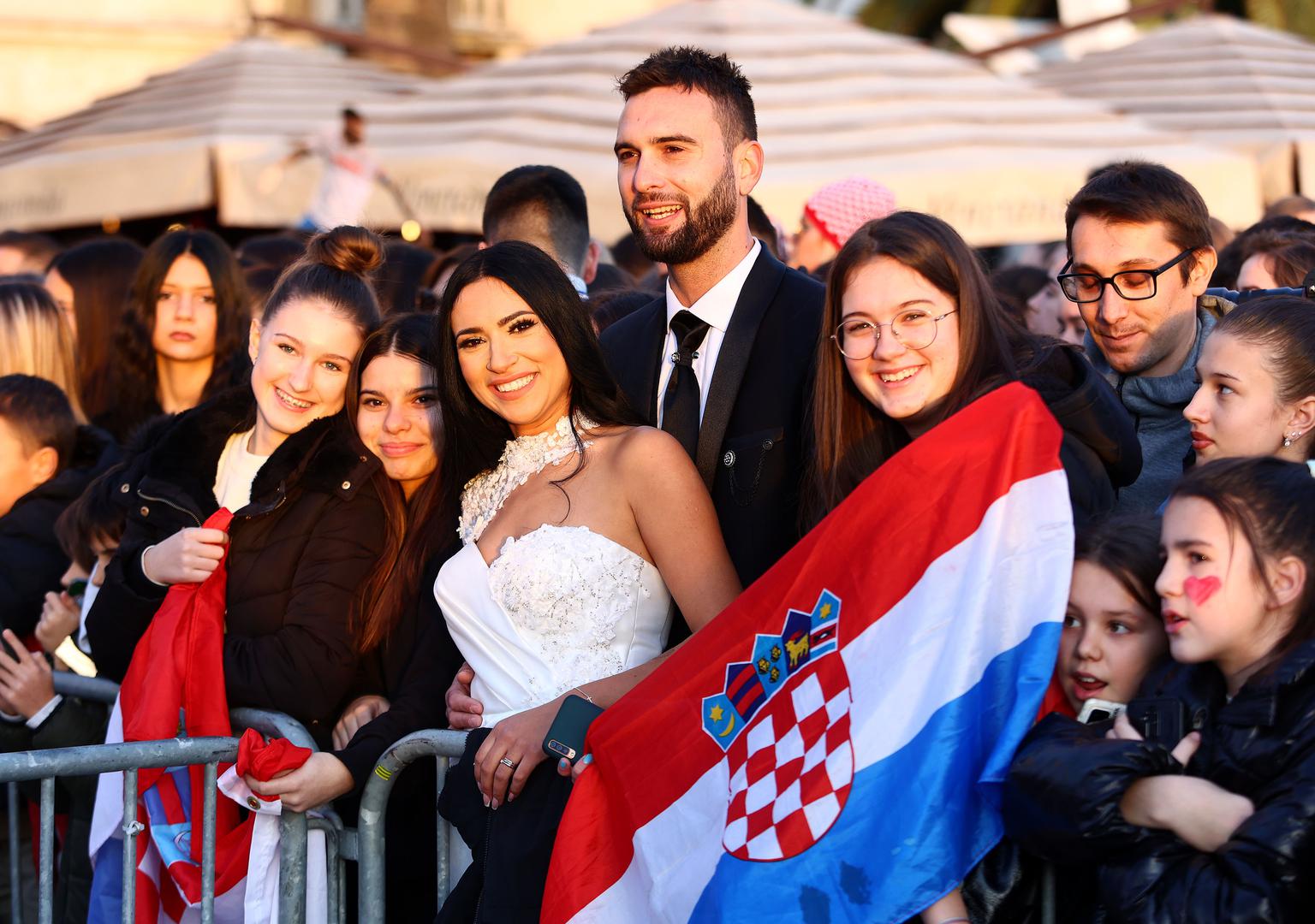 19.12.2022., Split - Splicani na rivi organizirali svecani docek za Vatrene reprezentativceMarka Livaju, Ivu Grbica, Maria Pasalica, Ivana Perisica, Josipa Juranovica i Nikolu Vlasica.  Photo: Miroslav Lelas/PIXSELL