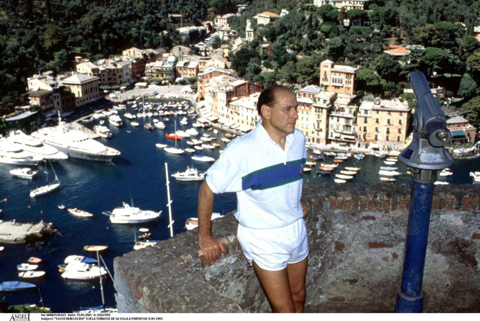 Rétro - Décès de Silvio Berlusconi - "SILVIO BERLUSCONI" SUR LA TERRASSE DE SA VILLA A PORTOFINO JUIN 1993 "PLAN AMERICAIN" Photo: ITALFOTO / BESTIMAGE/BESTIMAGE