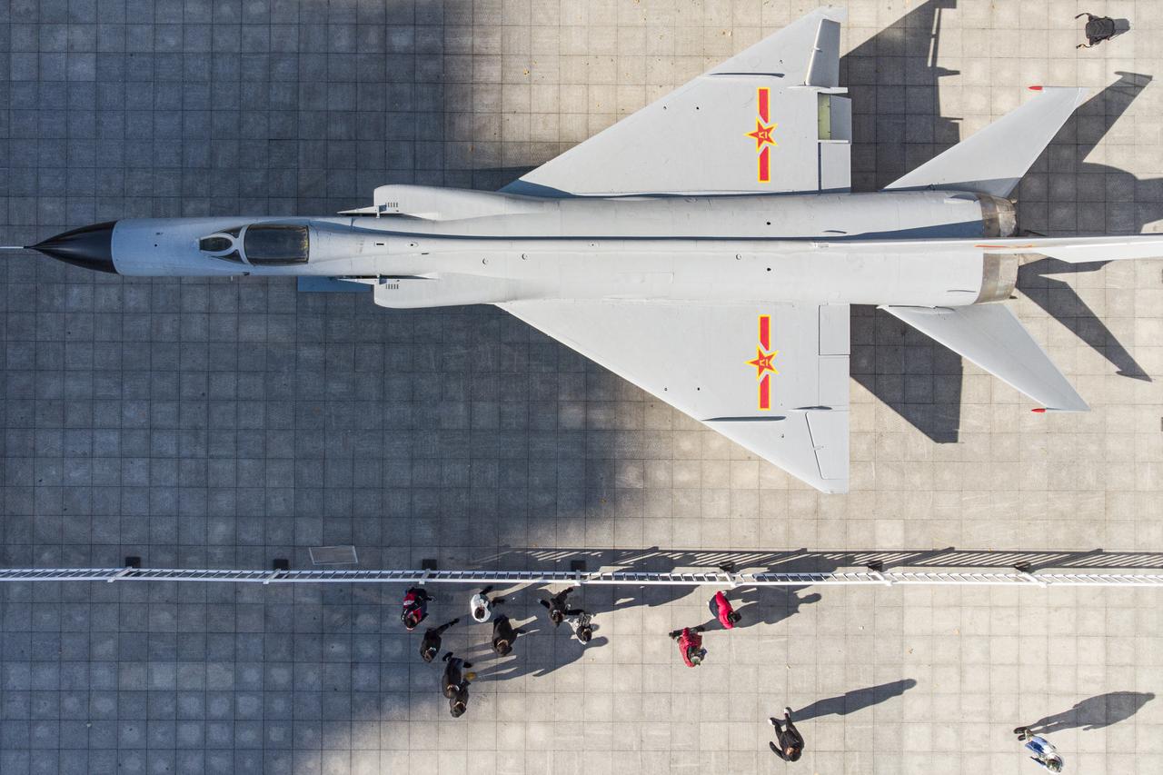 CHINA-HARBIN-SCHOOL-RETIRED WEAPONRY-DISPLAY(CN)