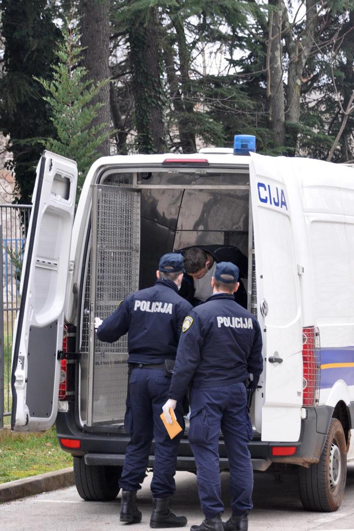 05.02.2021., Pula - U pulsko Zupanijsko drzavno odvjetnistvo, prepracen nasilnik koji je zatocio zensku osobu, te se sukobio s policajcima.
Photo: Sasa Miljevic / PIXSELL