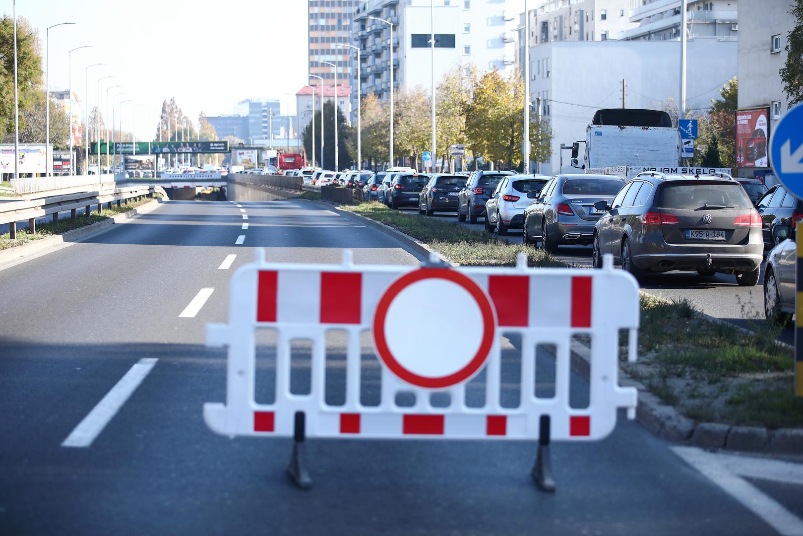 Iako je novi sustav već ranije postavljen, potrebno je provesti završno podešavanje intenziteta rasvjete prilaznih zona podvožnjaka s intenzitetom dnevne svjetlosti.