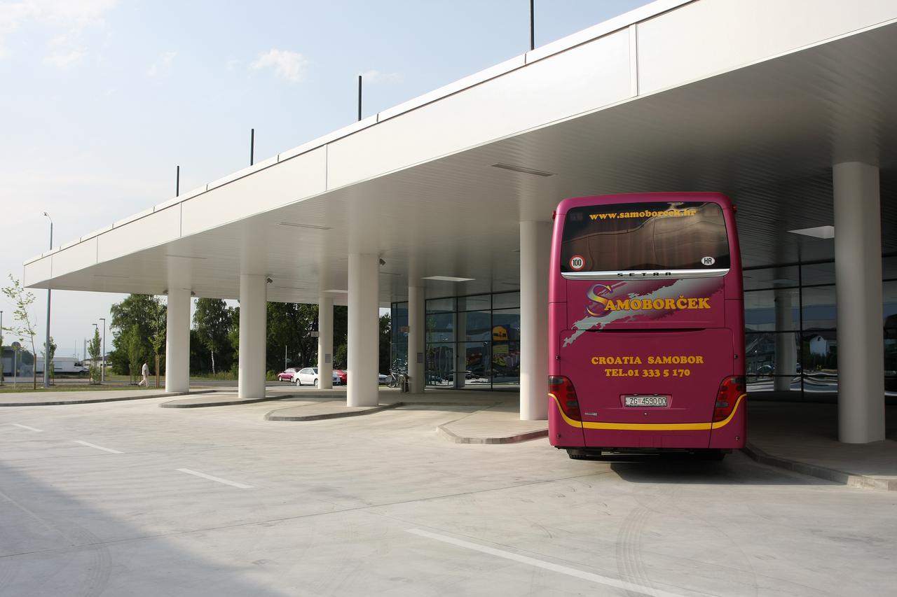 14.07.2011., Samobor - Svecano otvorenje novog autobusnog kolodvora.  Photo: Goran Jakus/PIXSELL