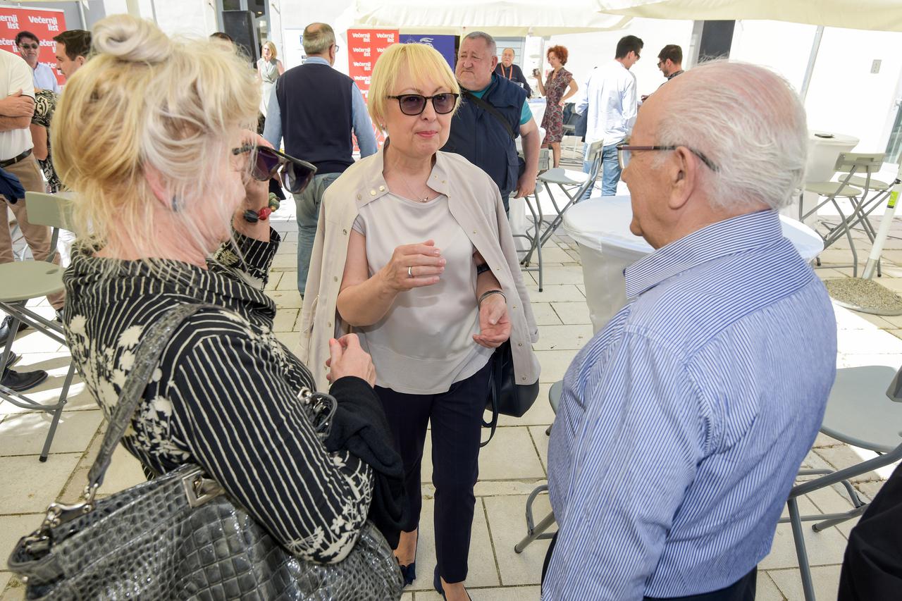 Promocija autobiografija Krešimira Ćosića 'Igraj, vjeruj, živi!' u Zadru