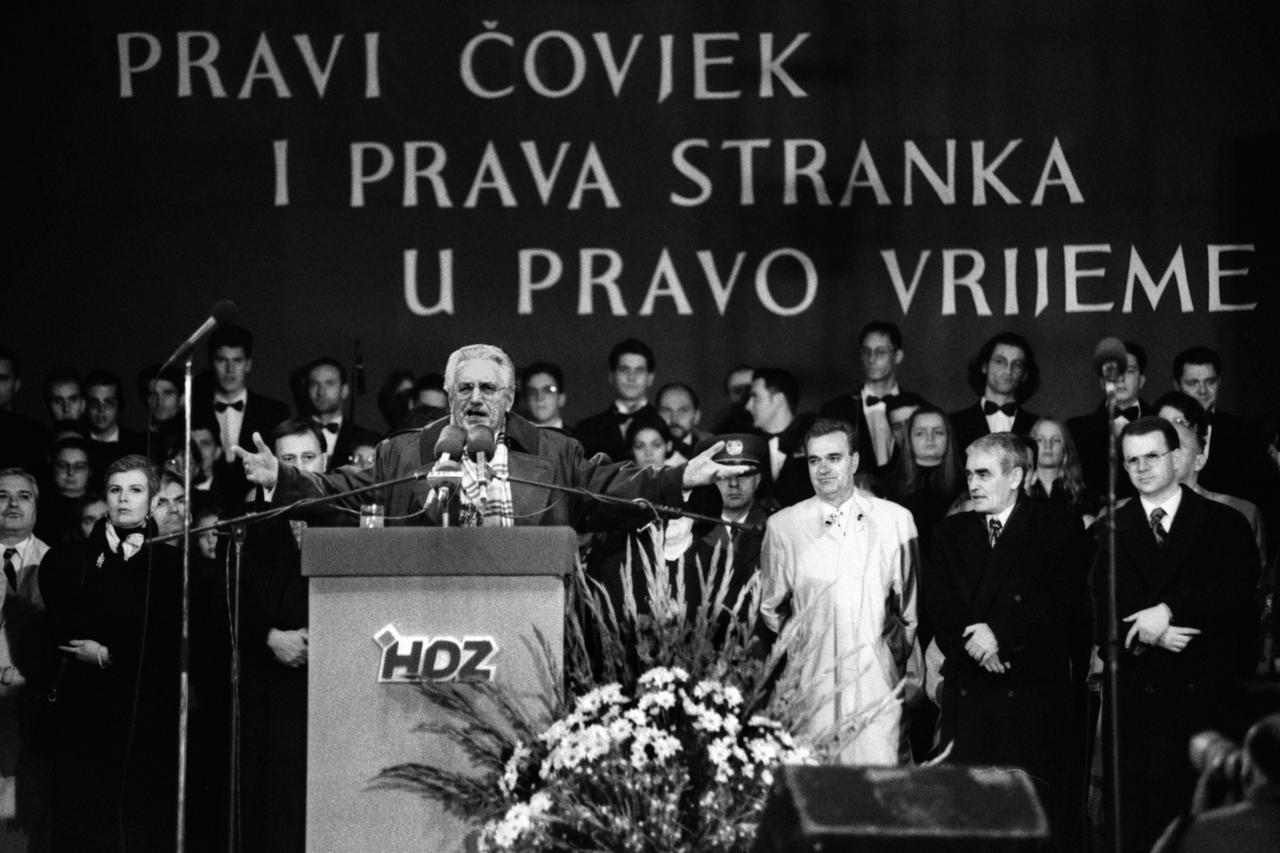 27.10.1995. Predsjednik Franjo Tuđman na predizbornom skupu HDZ-a na Trgu bana Josipa Jelačića