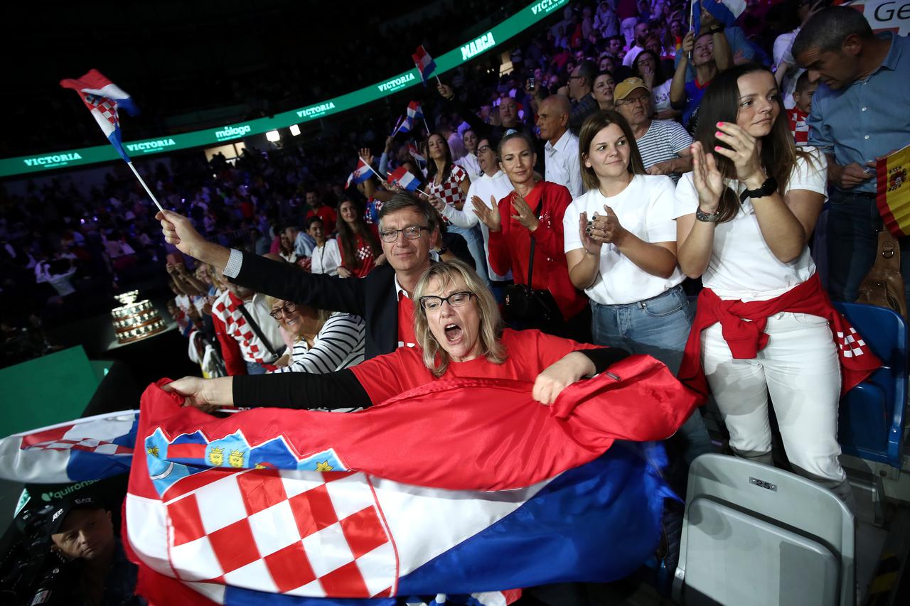 Malaga: Navijači u dvorani spremni za meč Hrvatska protiv Španjolske na Davis Cupu