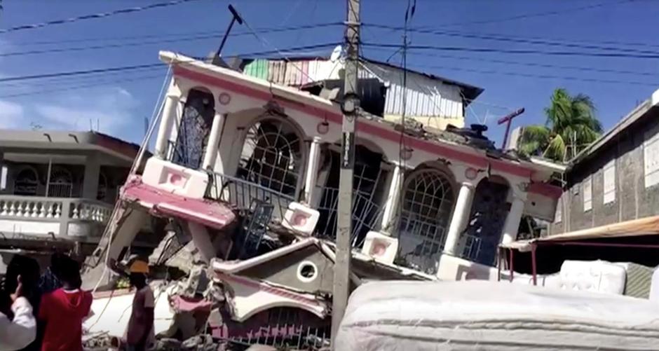 Major quake in Haiti kills several people, reduces buildings to rubble