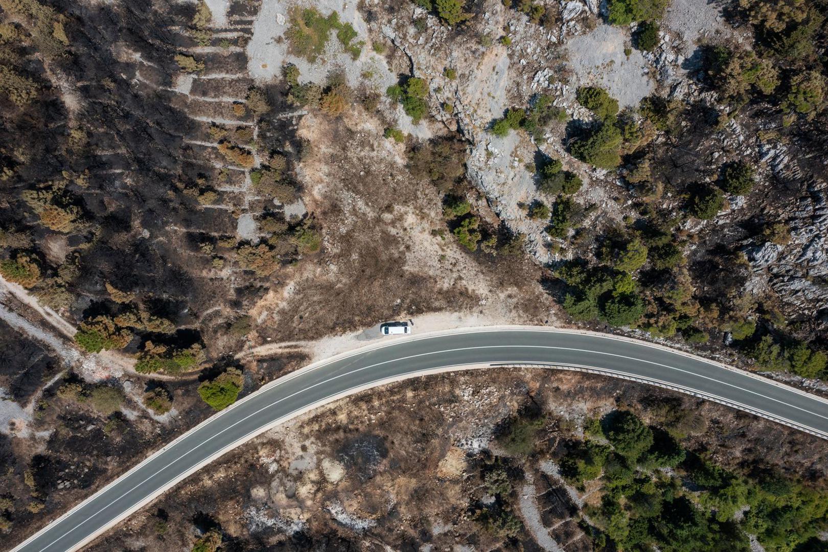 03.08.2024. Gornje Tucepi
Fotografije iz zraka opožarenog podrucja od Tucepi do Gornje Podgore i Parka prirode Biokovo. Photo: Matko Begovic/PIXSELL