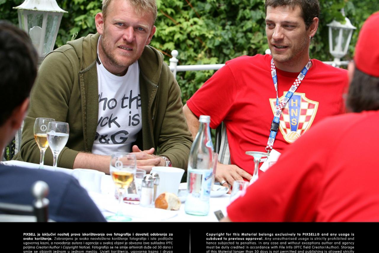 '20.06.2006., Bad Brueckenau, Njemacka - Robert Prosinecki i Slaven Bilic u kampu hrvatske nogometne reprezentacije na Svjetskom prvenstvu u nogometu.  Photo: Igor Kralj/PIXSELL'