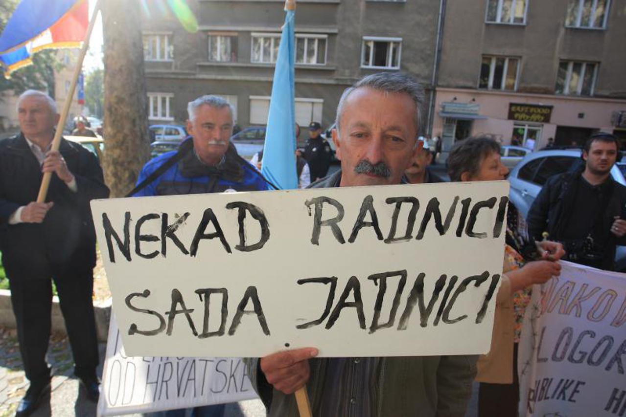 radnici đakovštine prosvjeduju u zagrebu (1)