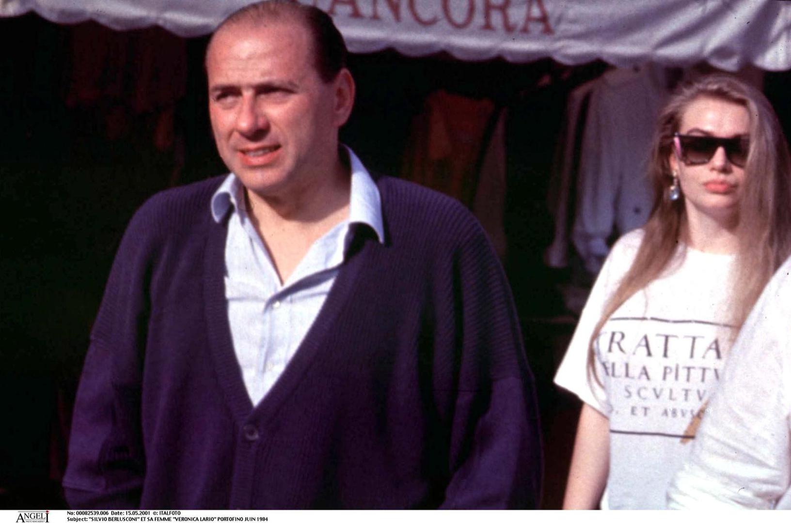 Rétro - Décès de Silvio Berlusconi - "SILVIO BERLUSCONI" ET SA FEMME "VERONICA LARIO" PORTOFINO JUIN 1984 "PLAN AMERICAIN" Photo: ITALFOTO / BESTIMAGE/BESTIMAGE